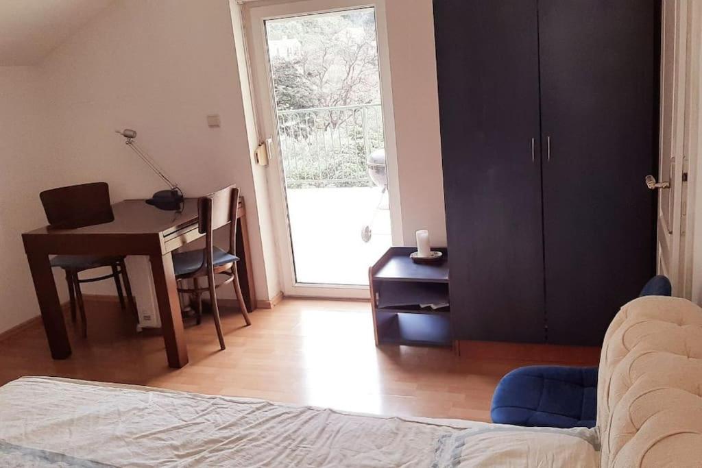2-level With Terraces By The Sea Apartman
