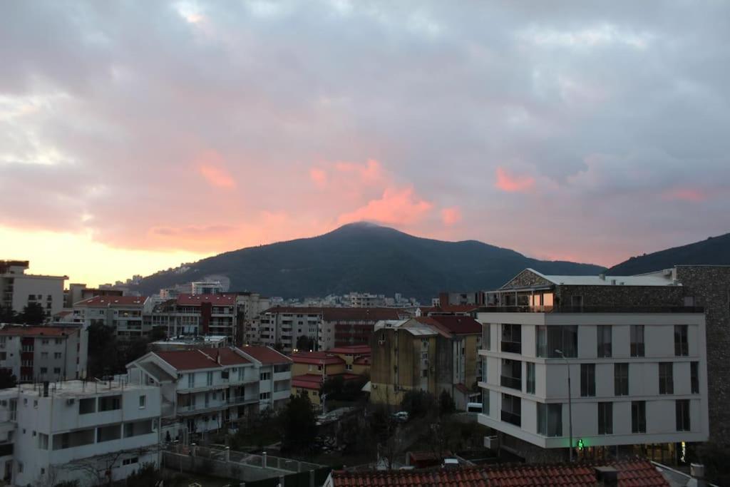 2-level With Terraces By The Sea Apartman *